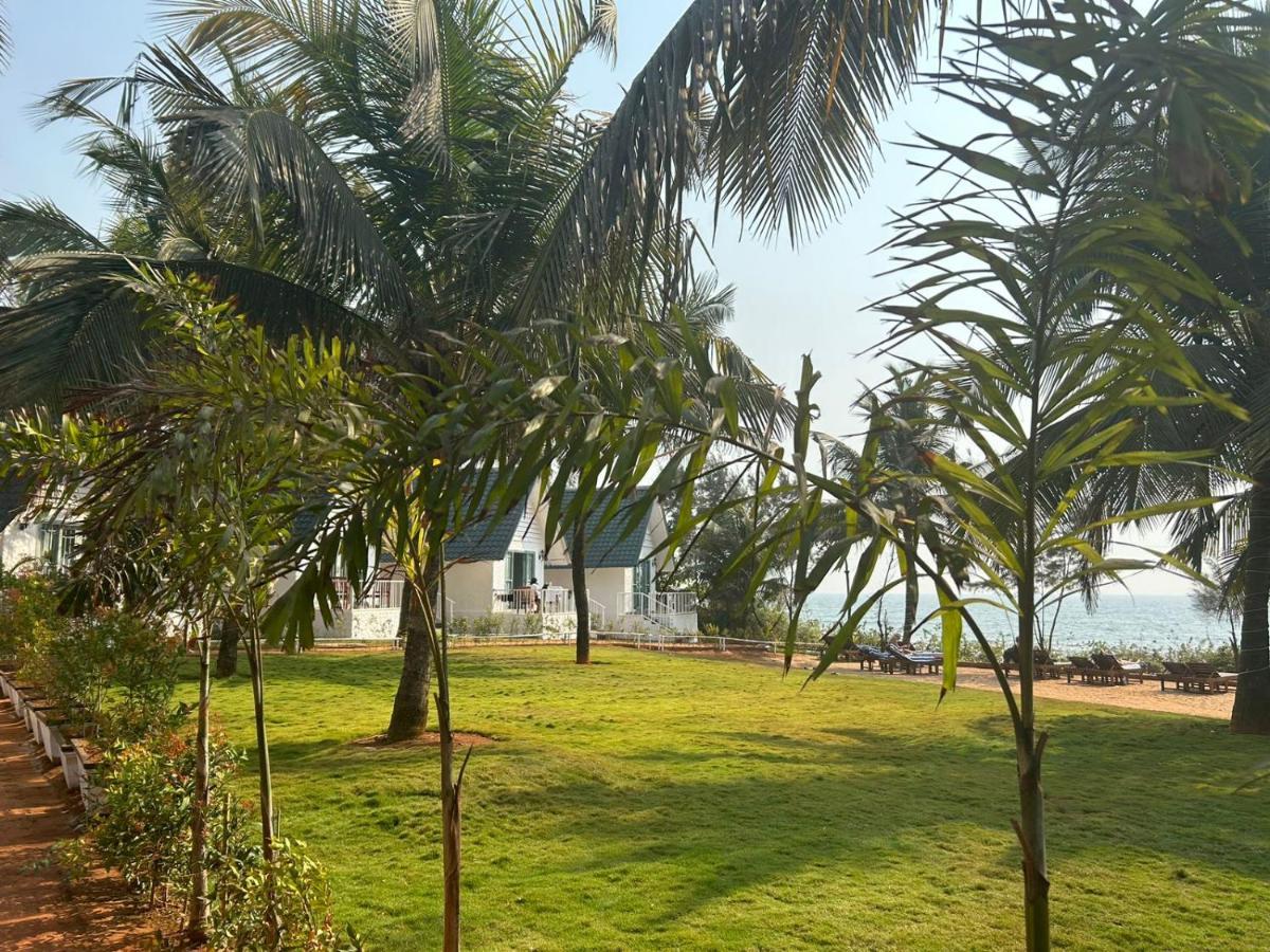 S2 Beach Cottages Morjim Exterior photo