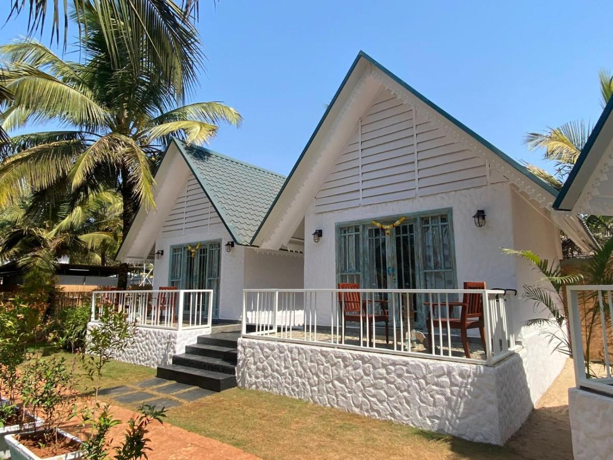 S2 Beach Cottages Morjim Exterior photo